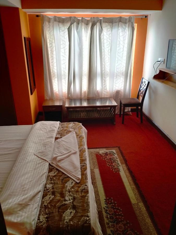 Отель Oyo 12370 Royal Sarava Дарджилинг Экстерьер фото