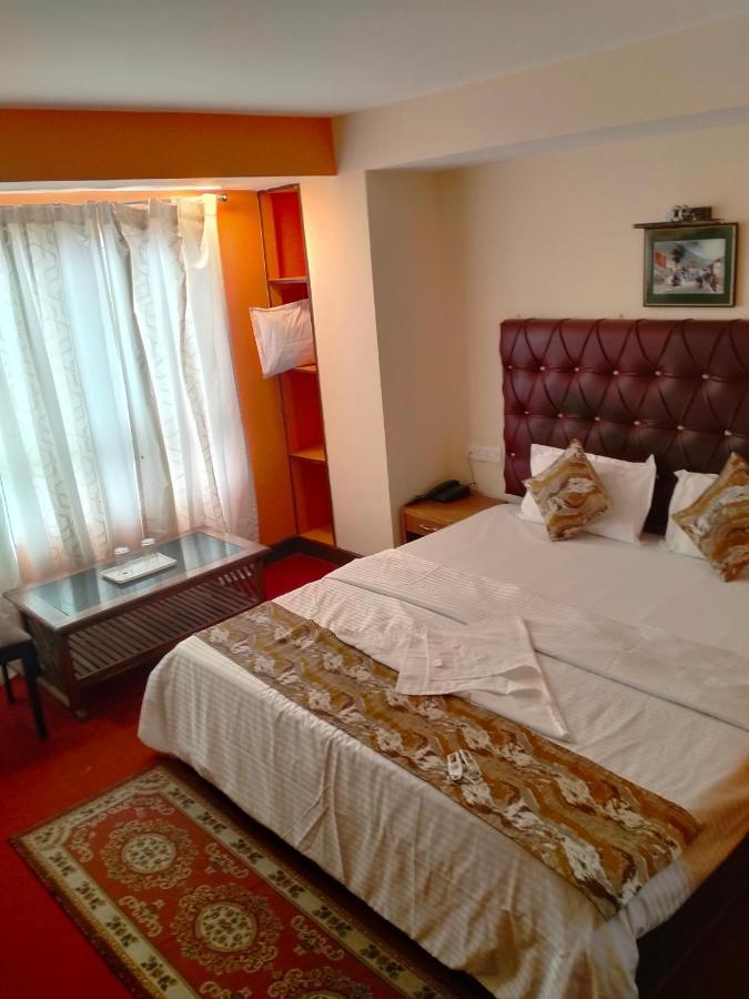 Отель Oyo 12370 Royal Sarava Дарджилинг Экстерьер фото