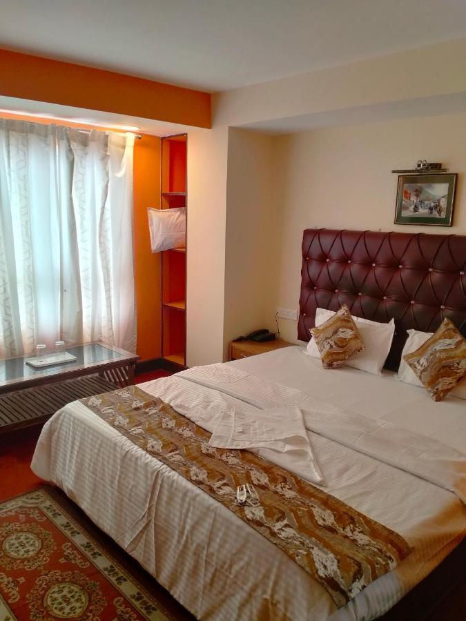 Отель Oyo 12370 Royal Sarava Дарджилинг Экстерьер фото